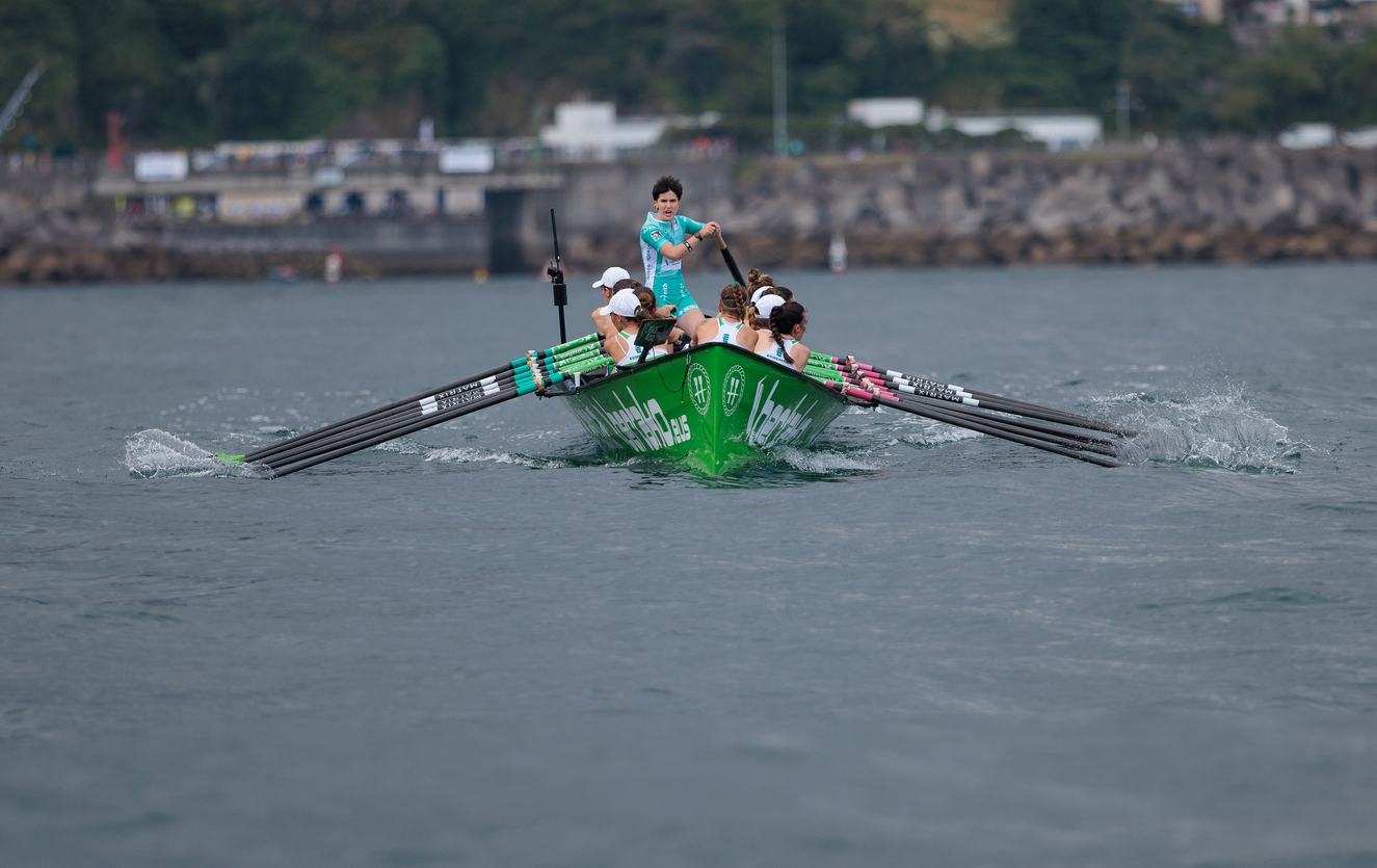 Platanito de remo. Liga profesional de banco fijo Euskotren